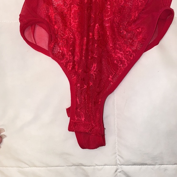 Lingerie - Picture 4 of 10